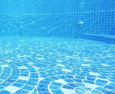 تنظيف-حمامات-السباحة